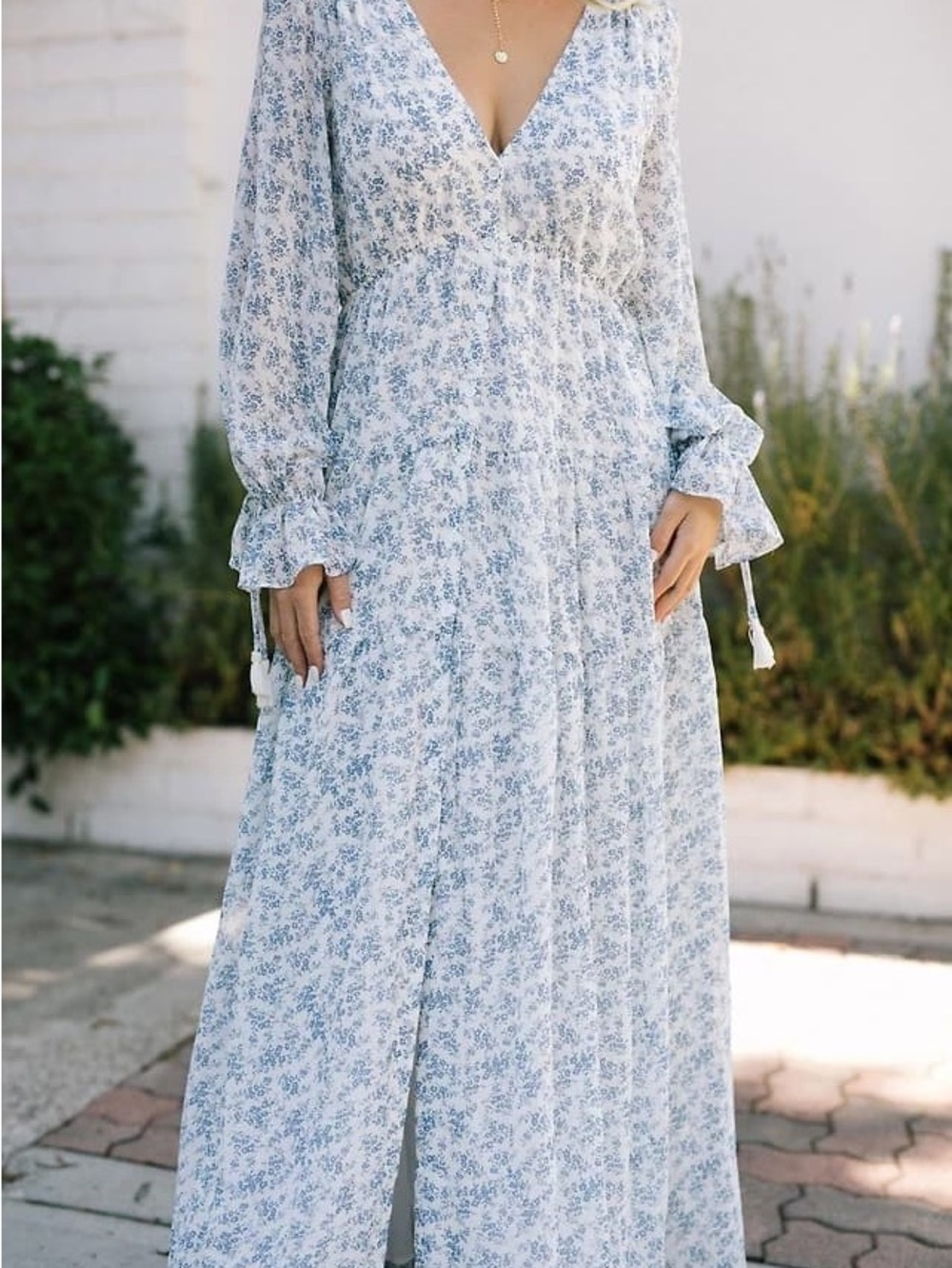 Morning Lavender- Women's Light Blue Floral V-Neck Maxi Dress